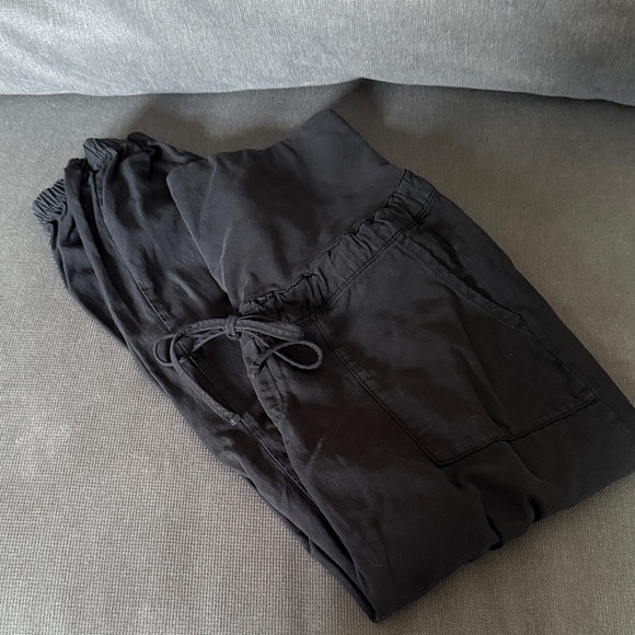 GAP woman’s maternity cargo Jogger Pants - Picture 1 of 2